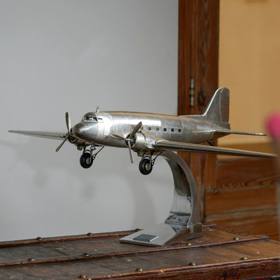 Classic 1935 DC-3 Airplane Model