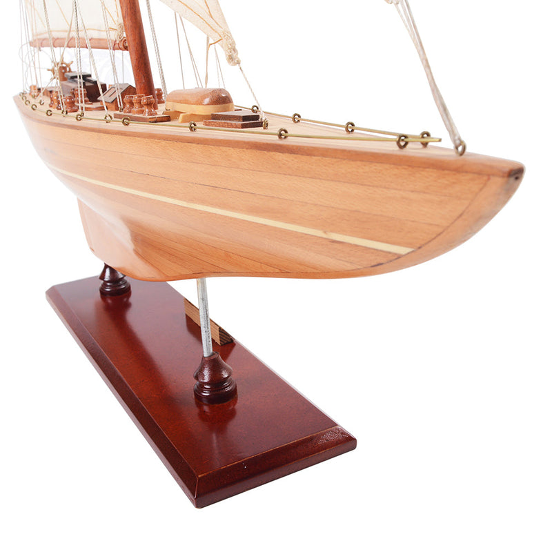 Endeavour Sailing Yacht Model