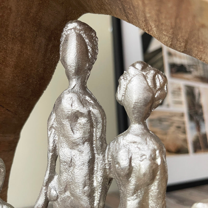 Handmade Family Decorative Statue Sculpture Zoomed On Parents Head