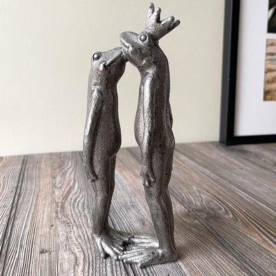 Two Frogs In Love Kissing Statue Home Decor